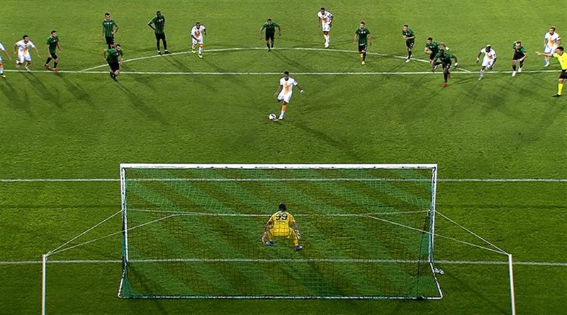 Rodrigues penaltı kaçırdı.