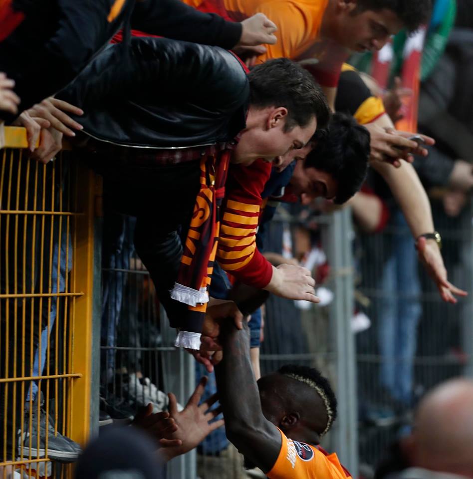 Re re re Ra ra ra Galatasaray Galatasaray CİM BOM BOM!